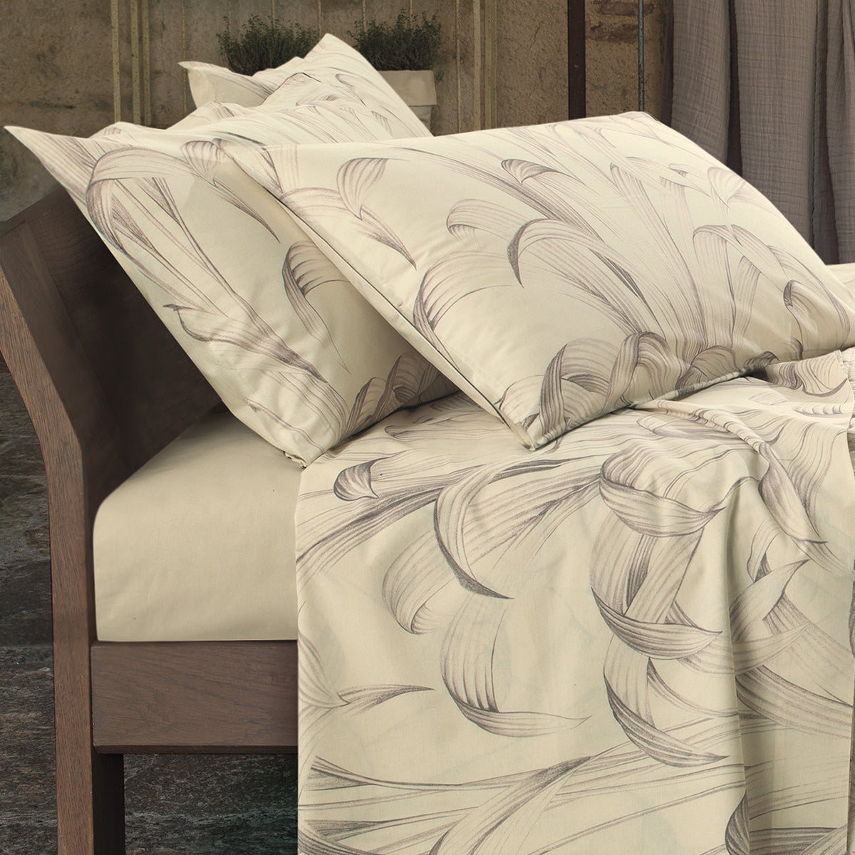 Iside Bed Linens