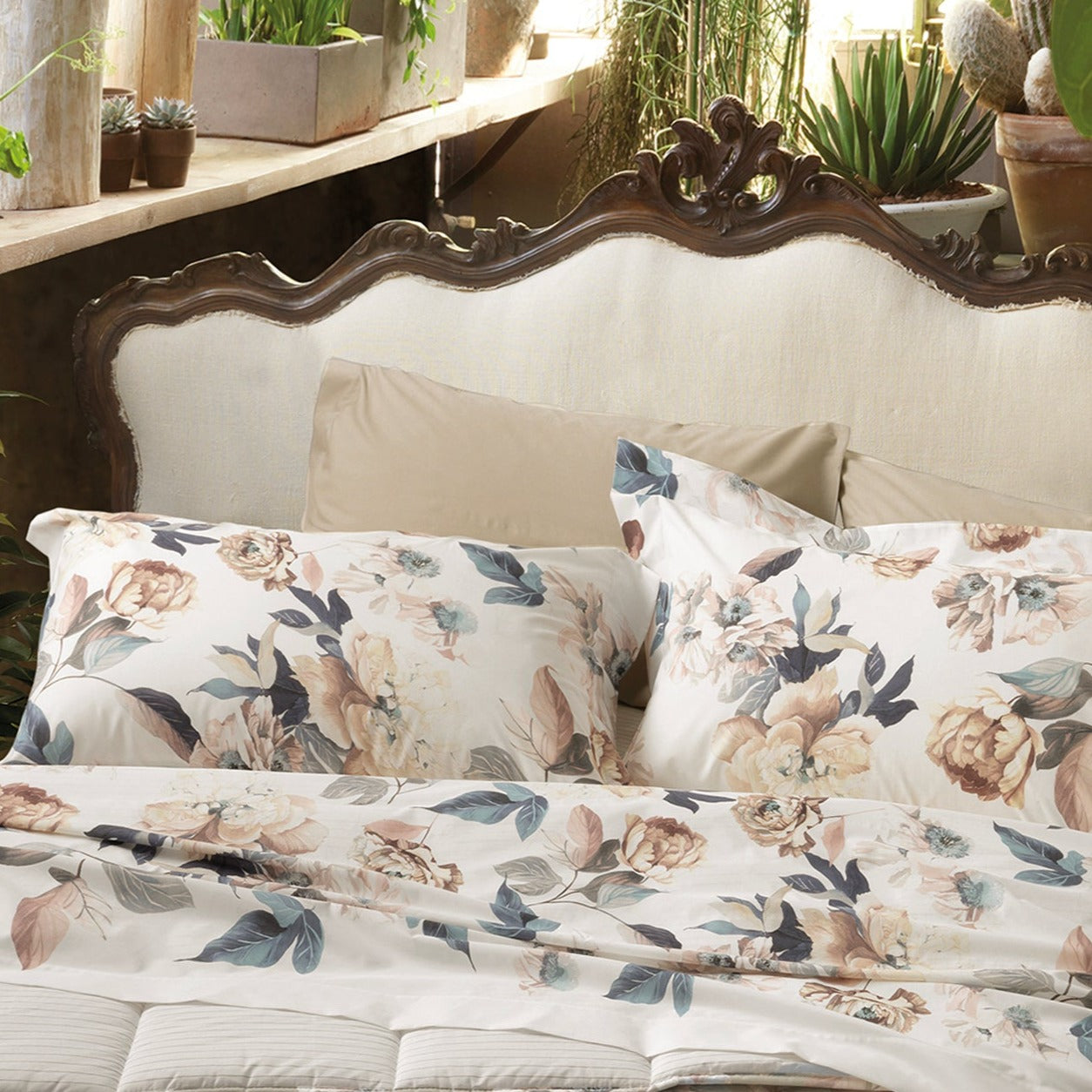 Cuddle Down Peony Bed Linens | Bettenhaus - Fine European Bedding