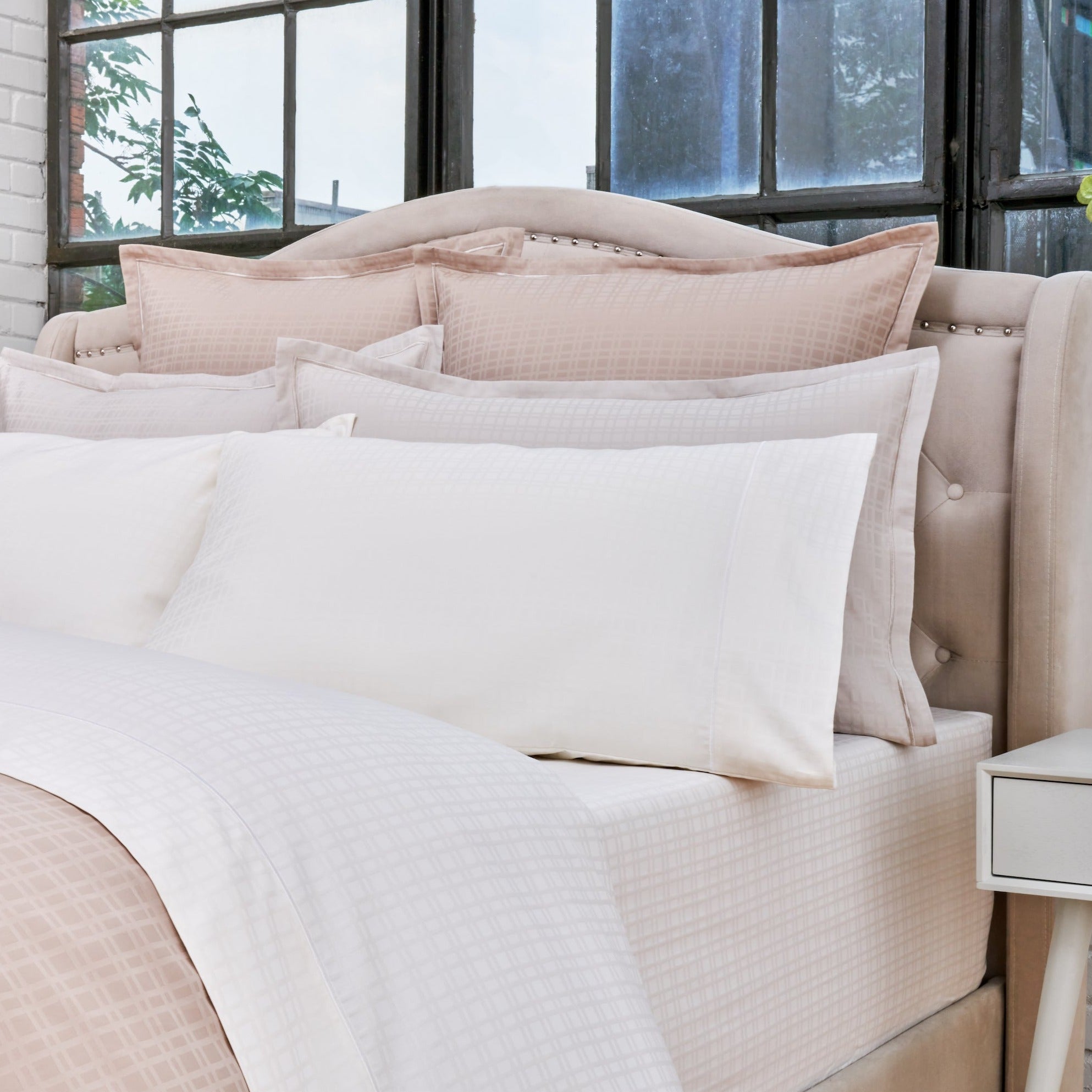 Renaissance Quattro Bed Linens - 0