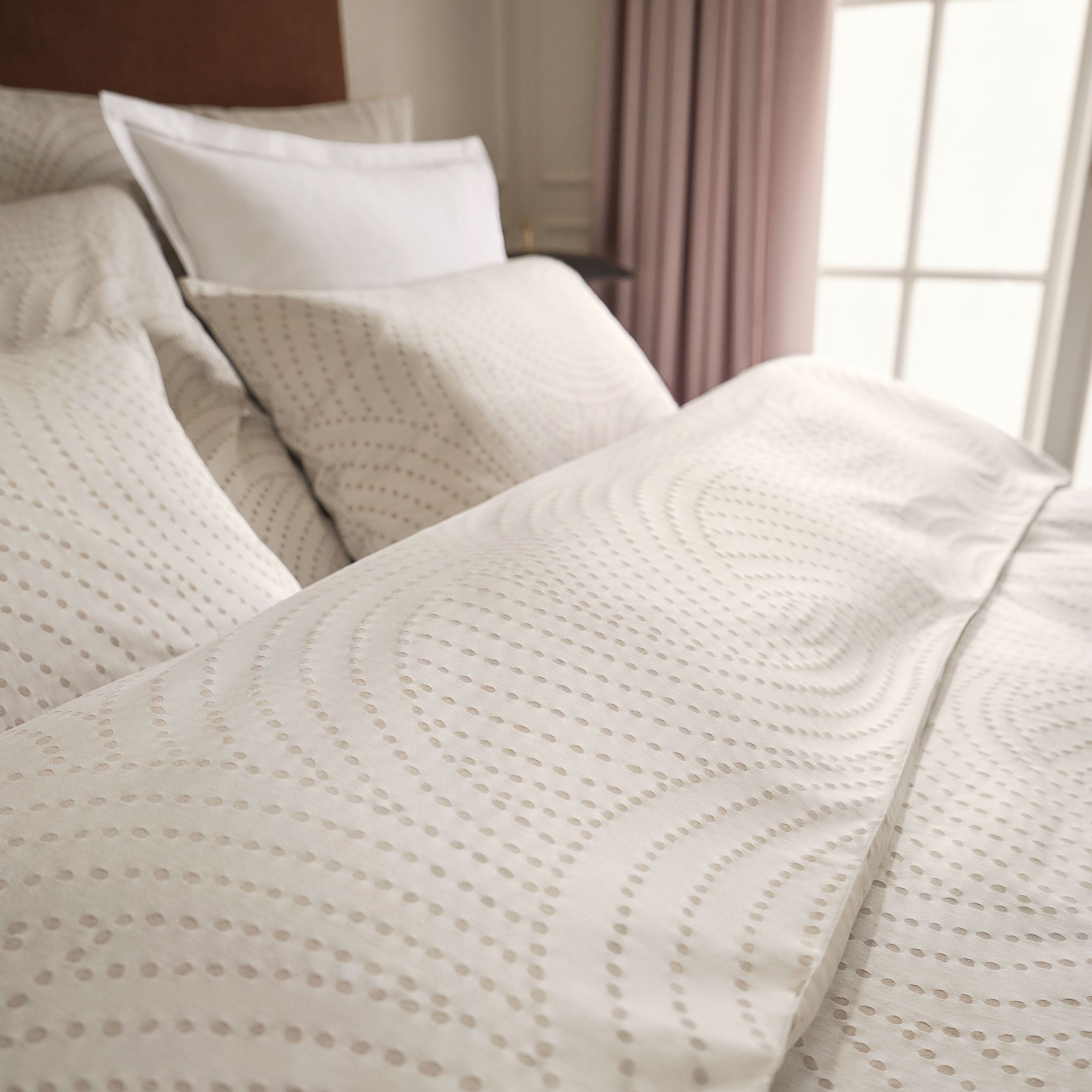 Yael (Beige) Bed Linens